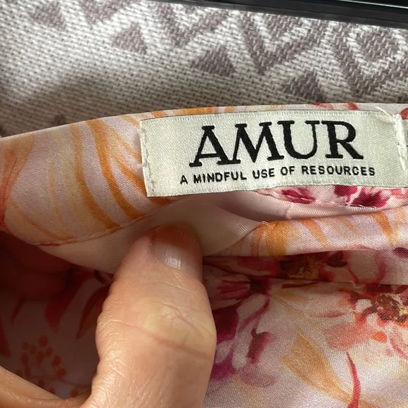 Amur silk skirt size 4 like new condition
