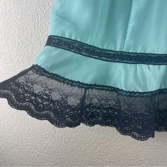 Anthropologie l S Eloise Retro Pinup Robin Blue Silk Lace Ruffle Hem Half Slip