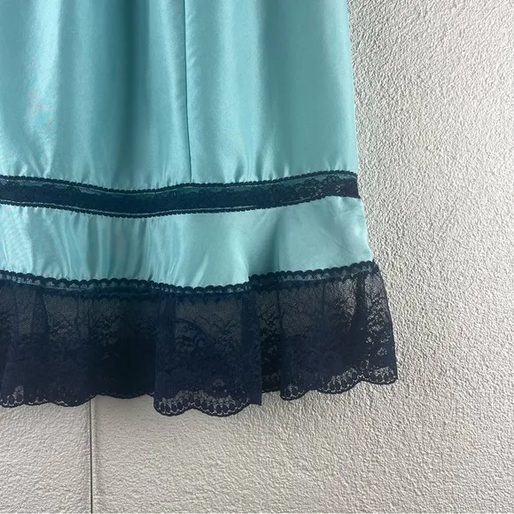 Anthropologie l S Eloise Retro Pinup Robin Blue Silk Lace Ruffle Hem Half Slip