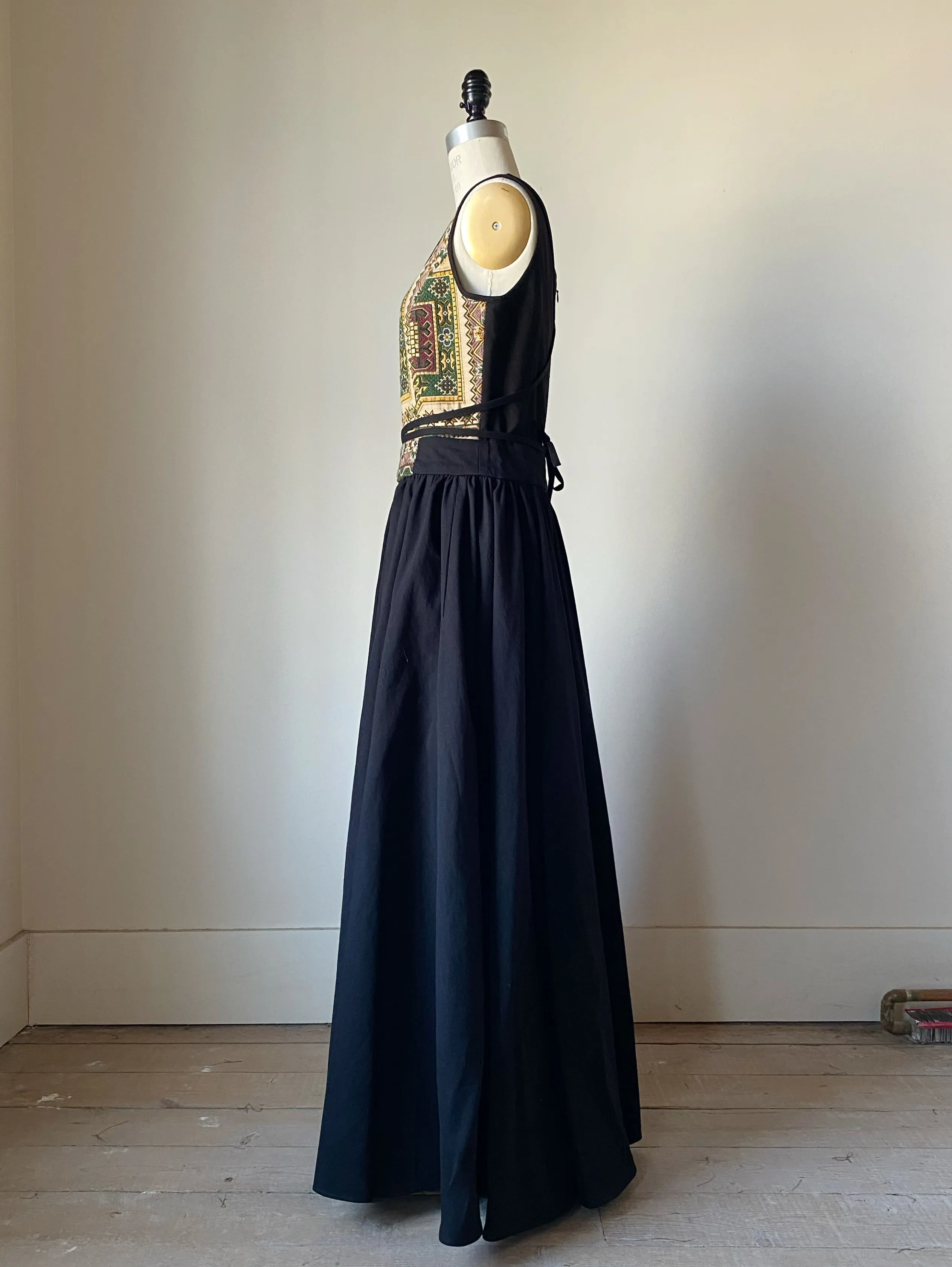 arena 15 gown #11 size small