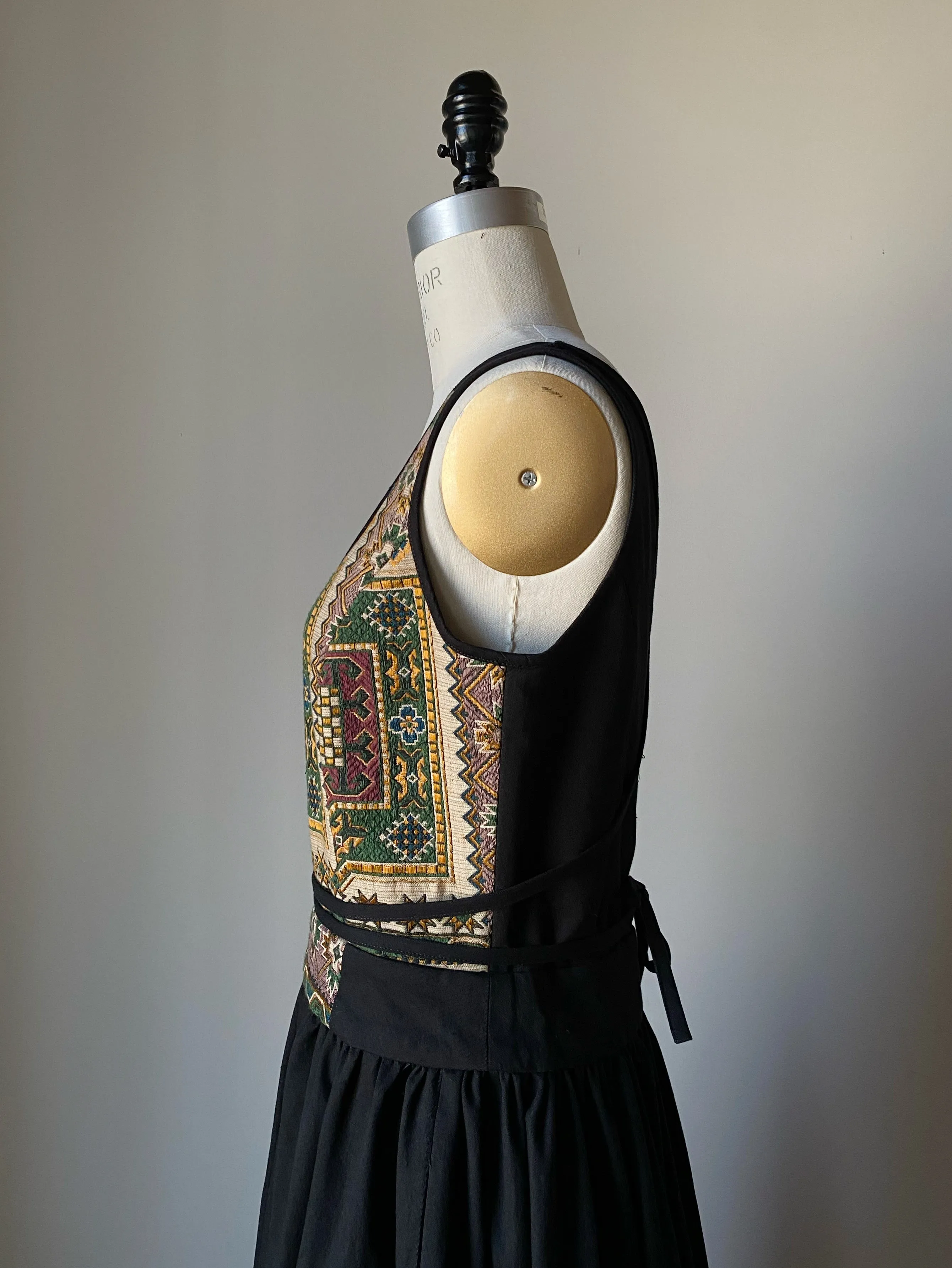 arena 15 gown #11 size small