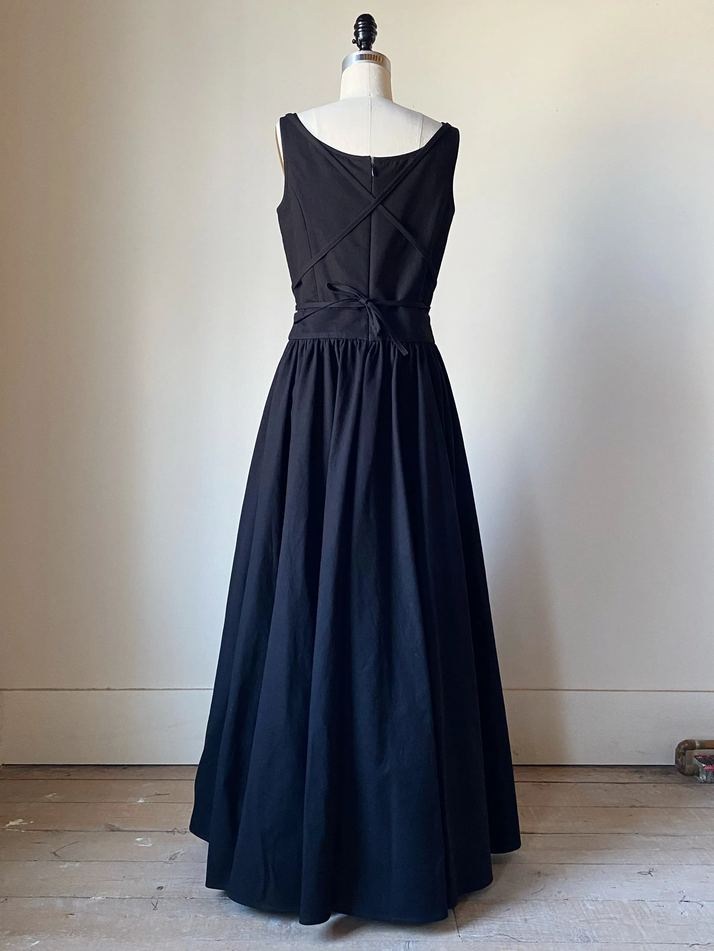 arena 15 gown #11 size small