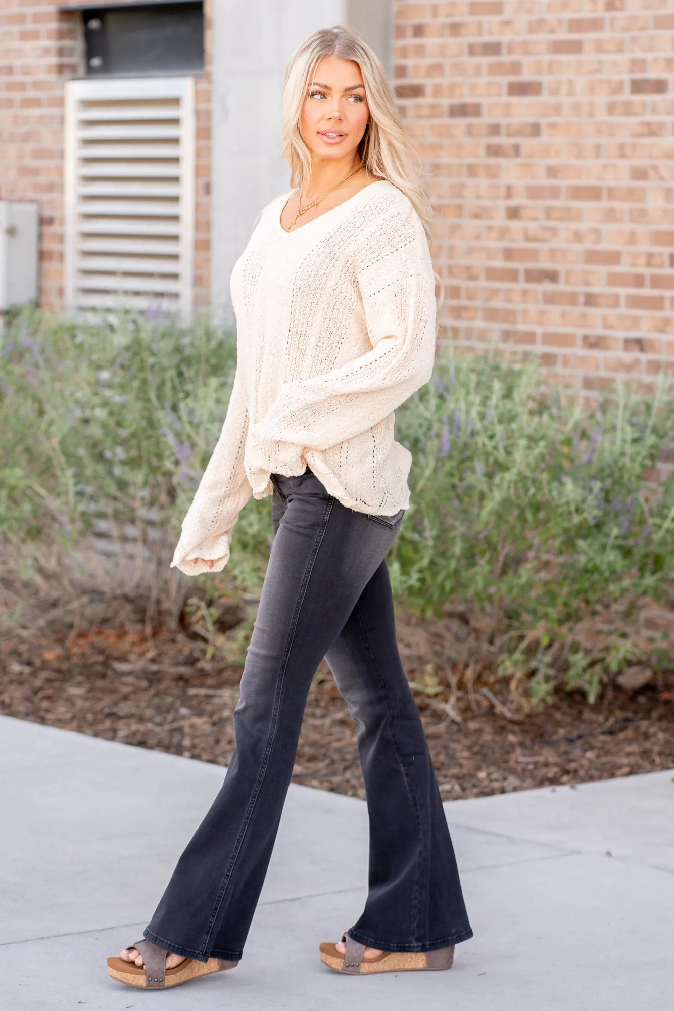 Celeste Eyelet V Neck Knitting Sweater - Cream