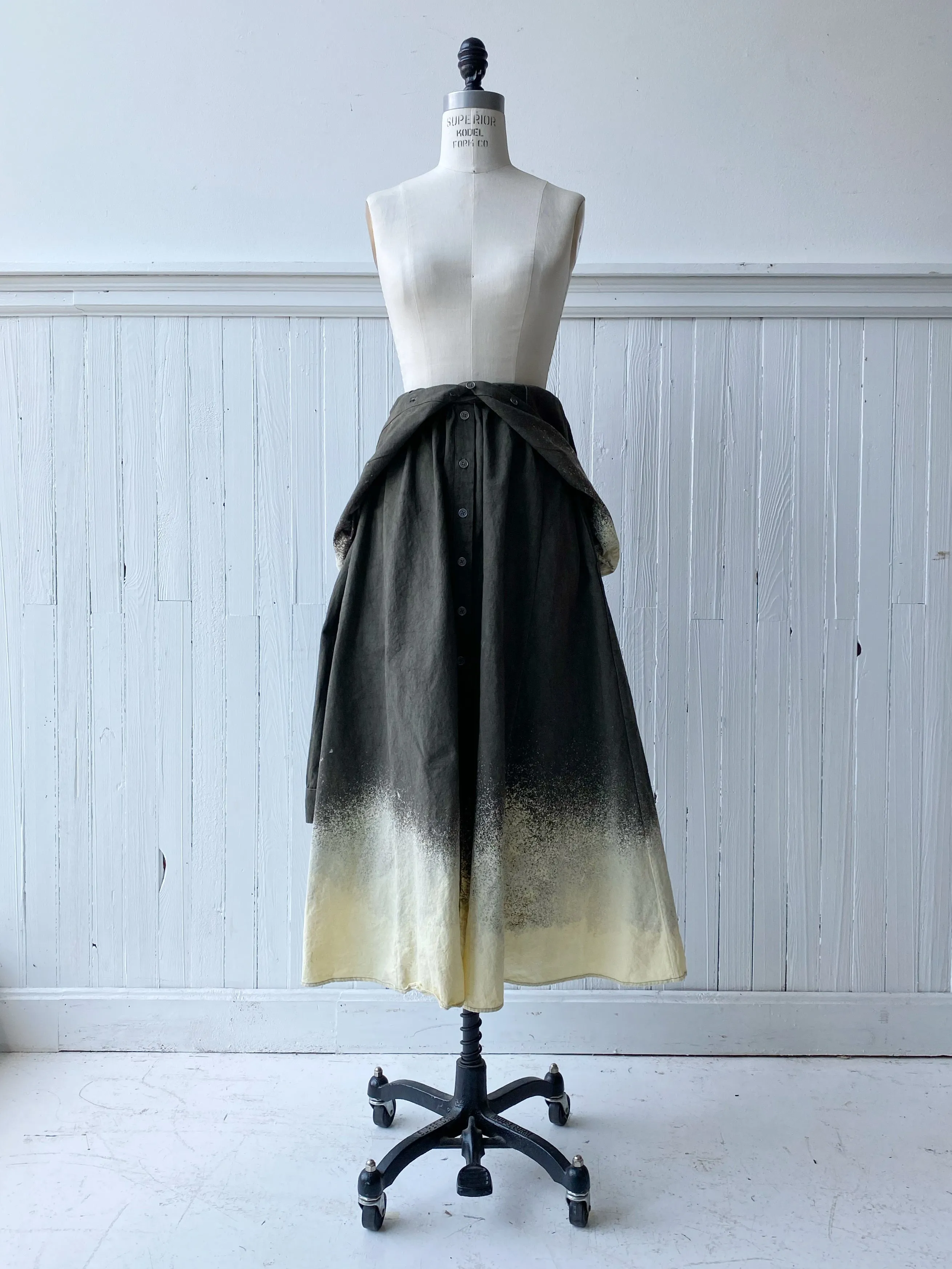 galaxy bleach worker dress in army