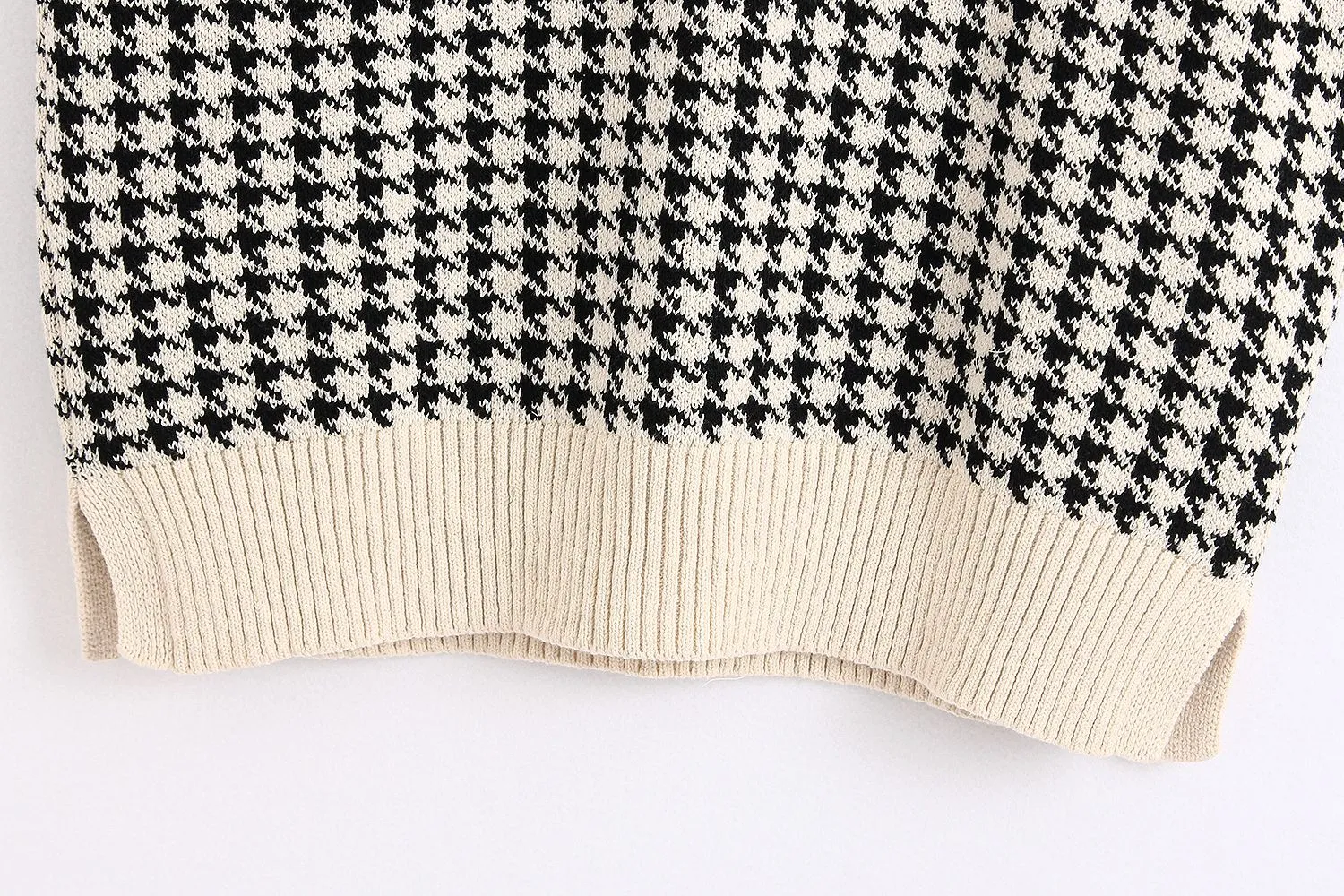 Houndstooth V-neck Knitted Vest Sweaters