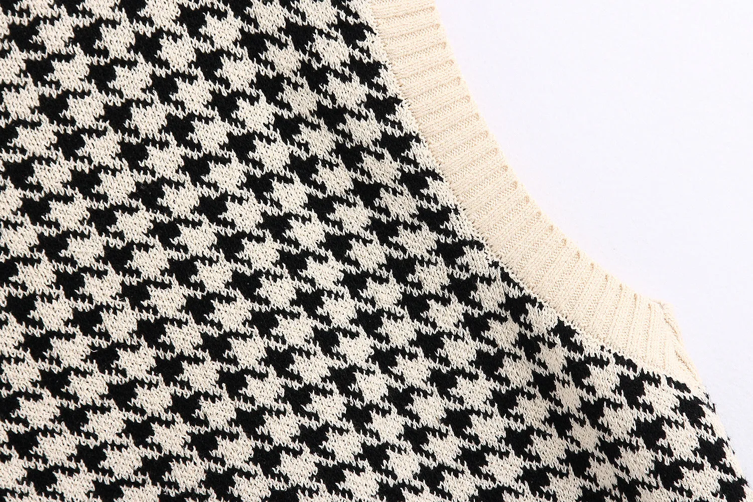 Houndstooth V-neck Knitted Vest Sweaters