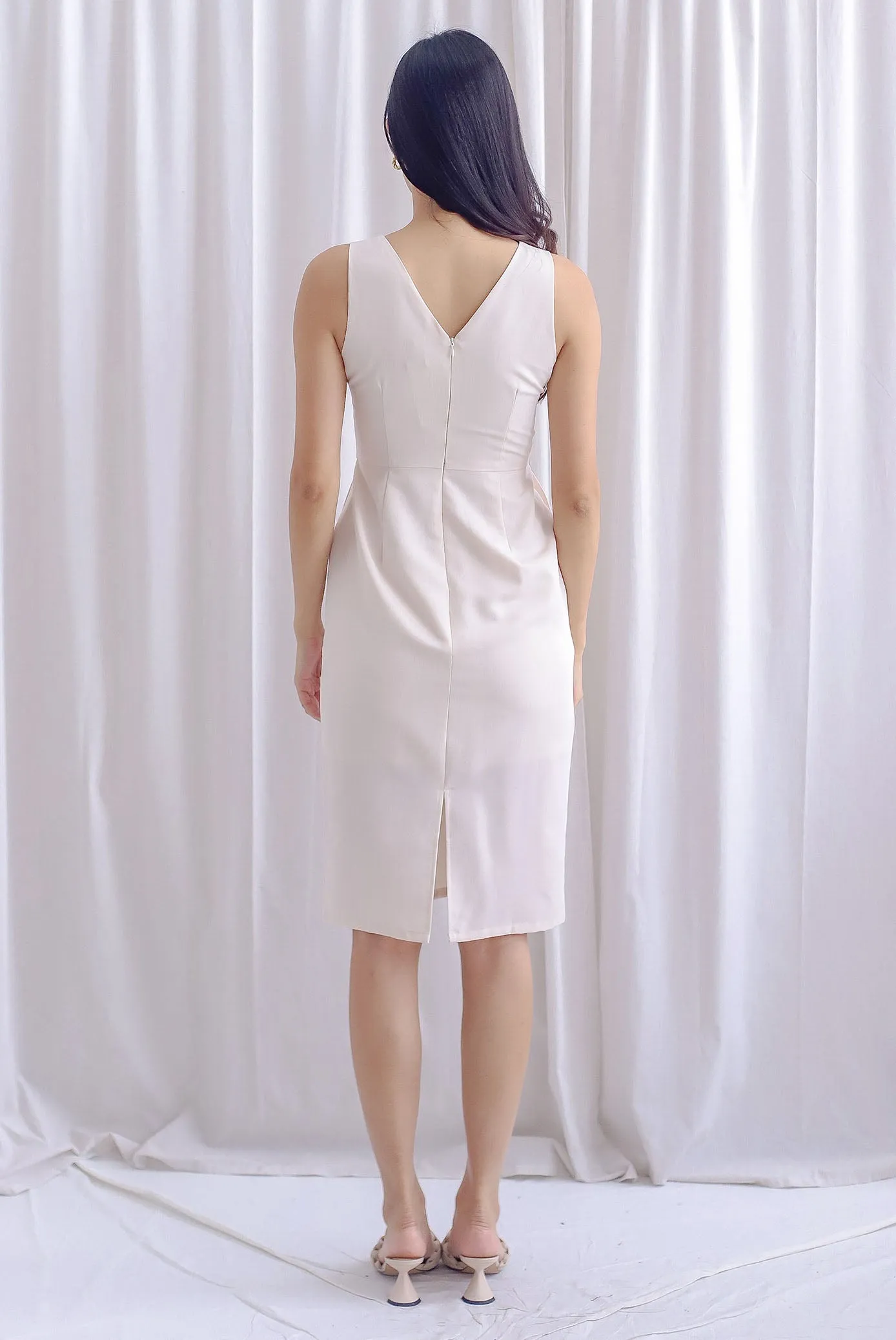 Kinsleigh Waistcoat Dress In Wheat