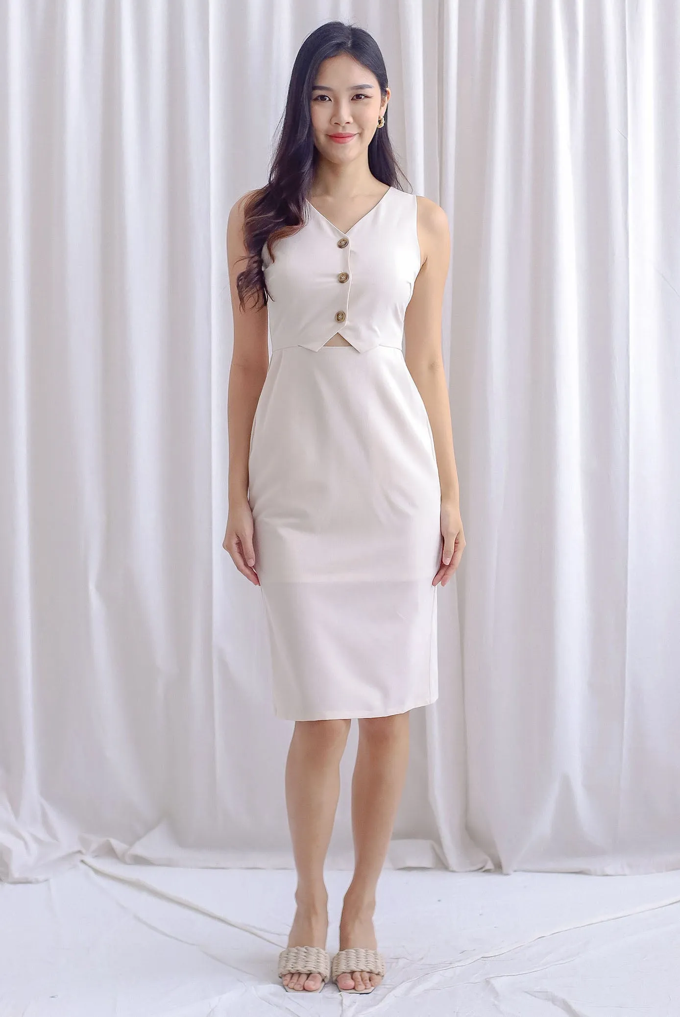 Kinsleigh Waistcoat Dress In Wheat