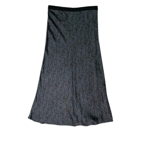 Rails Slip Midi Skirt in Black Tiger Print Satin Size Small