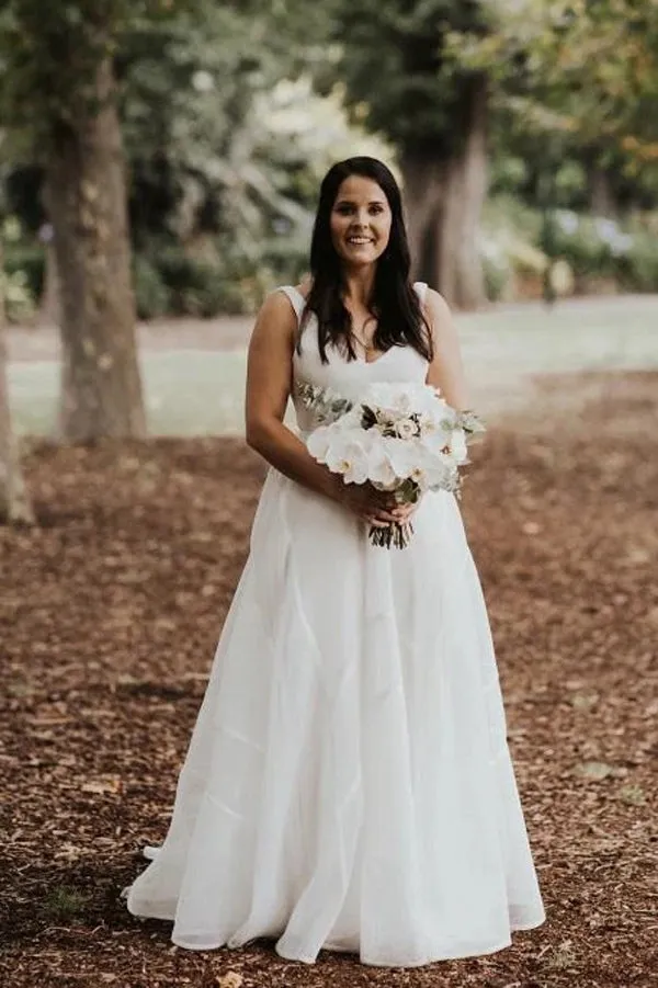 Roycebridal Simple Chiffon A-line V-neck Sweep Train Sleeveless Wedding Dress,MW446