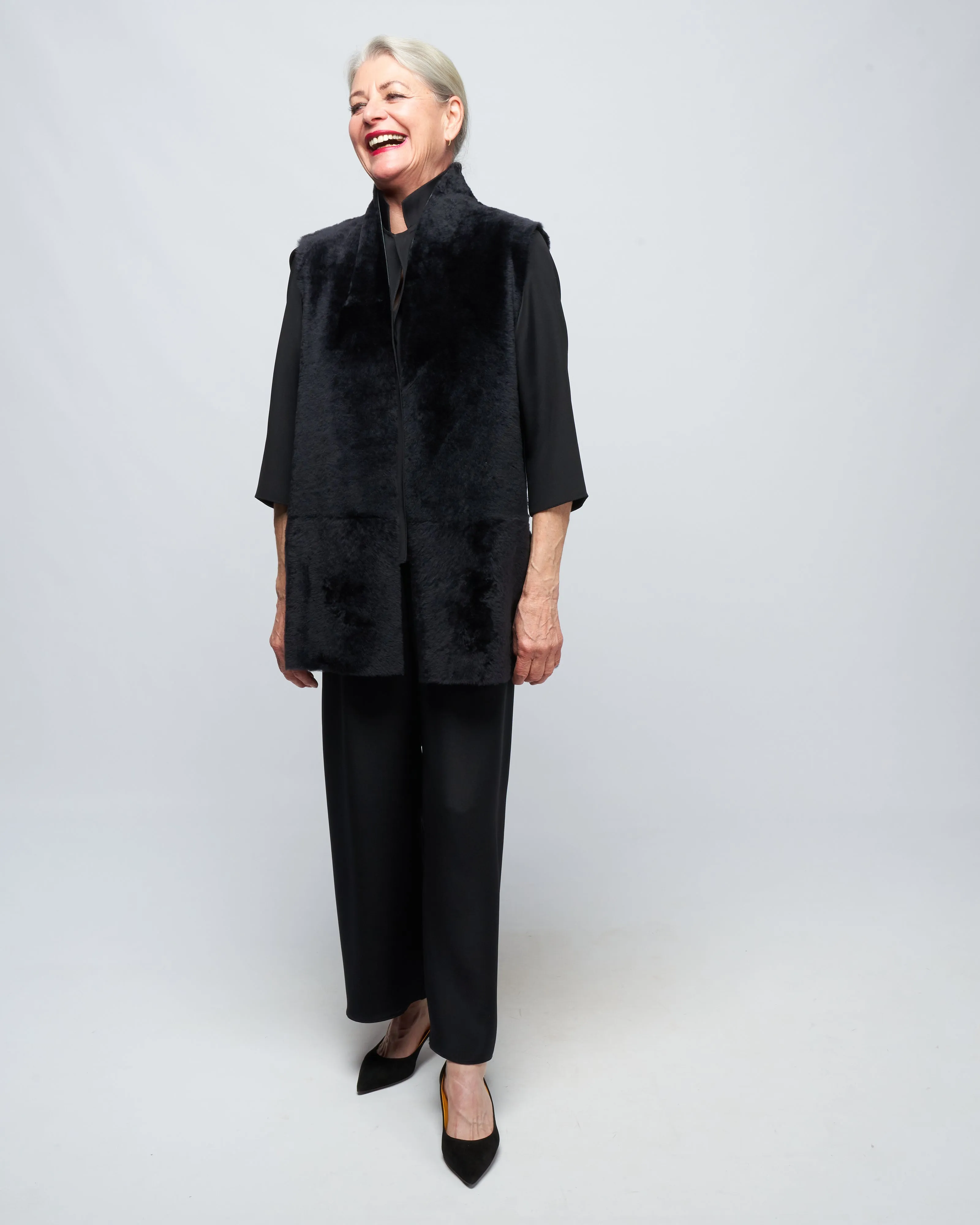 short stand collar gilet - black merinillo