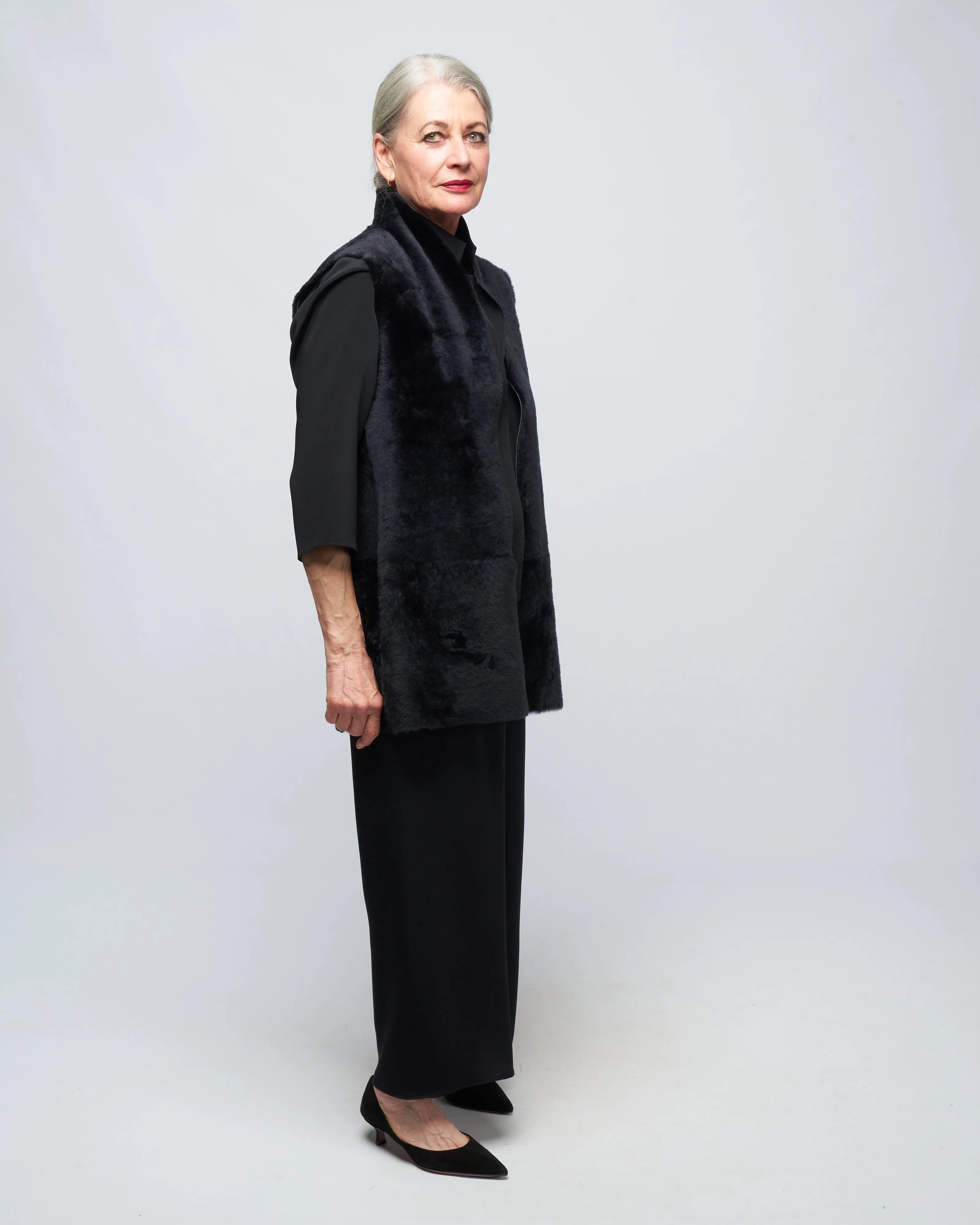 short stand collar gilet - black merinillo
