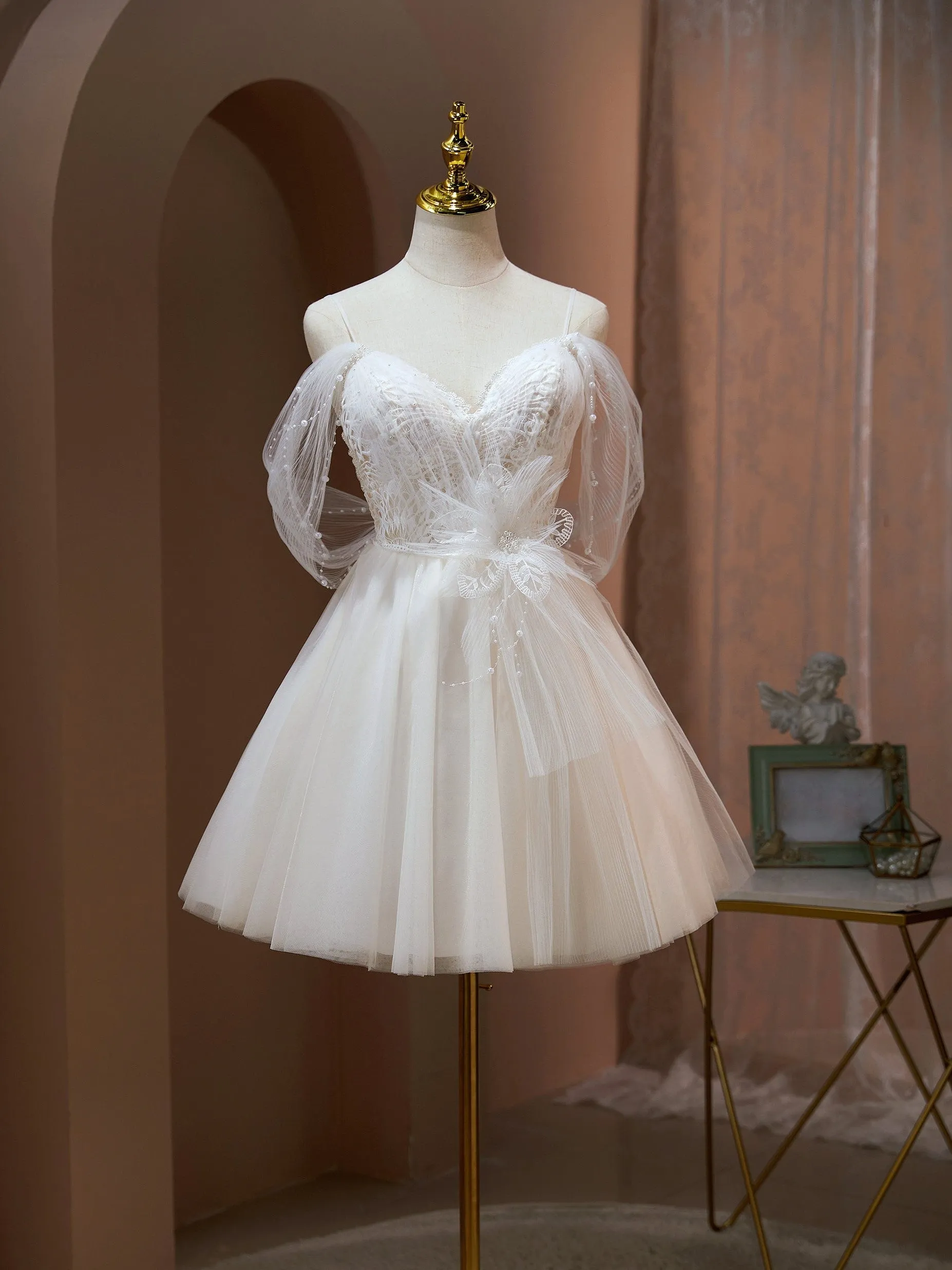 Spaghetti Straps V Neck Beading Tulle Short Homecoming Dresses