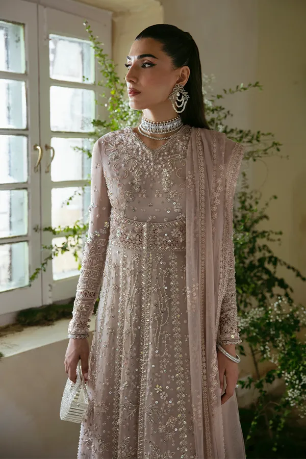 SUFFUSE | FREESHIA RTW '23 | LAELA