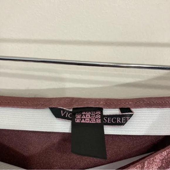 Victoria Secret Satin Midi Slip Skirt Side Buttons Size Large Rose Gold Shiny