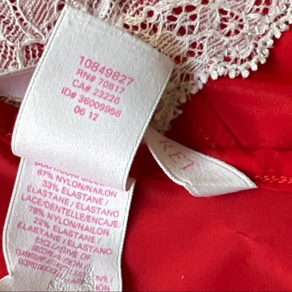 VICTORIA’s Secret red silk cream lace short slip Sz S.