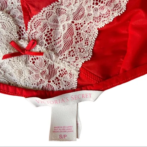 VICTORIA’s Secret red silk cream lace short slip Sz S.