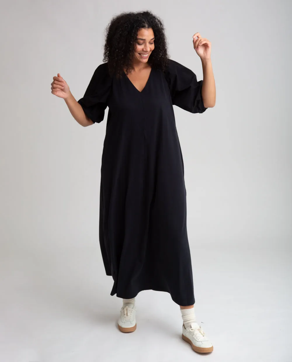 Wilhelmina Organic Cotton Dress In Black